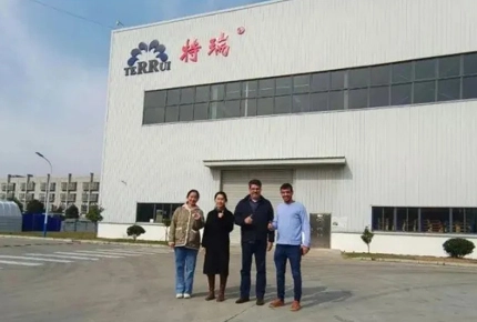 Экскурсия по нашей фабрике оборудования для животноводства Terrui: Основные моменты наших коров для воды, вентиляторы домашнего скота и хатчи для теленка