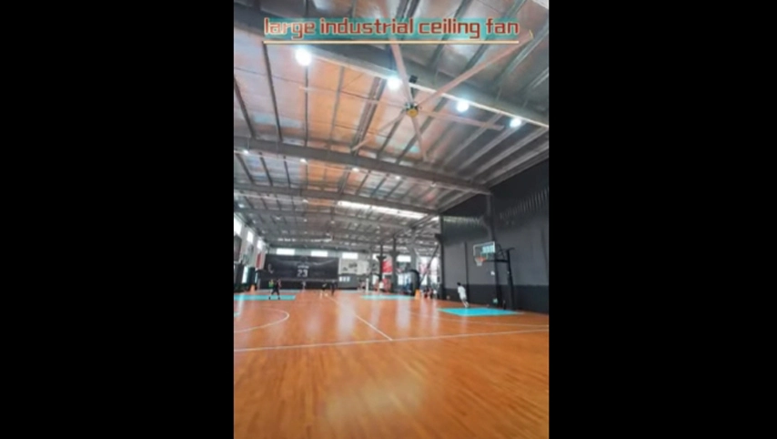 Большой промышленный потолочный вентилятор